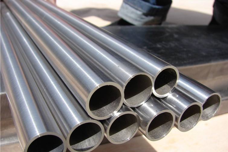 titanium seamless tubes & pipes